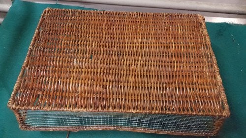 mandje gevlochten riet en ijzerdraad, Ophalen of Verzenden, 'T Olde Gre-j, Info@toldegrej.nl, Endepoelstraat 20f Didam