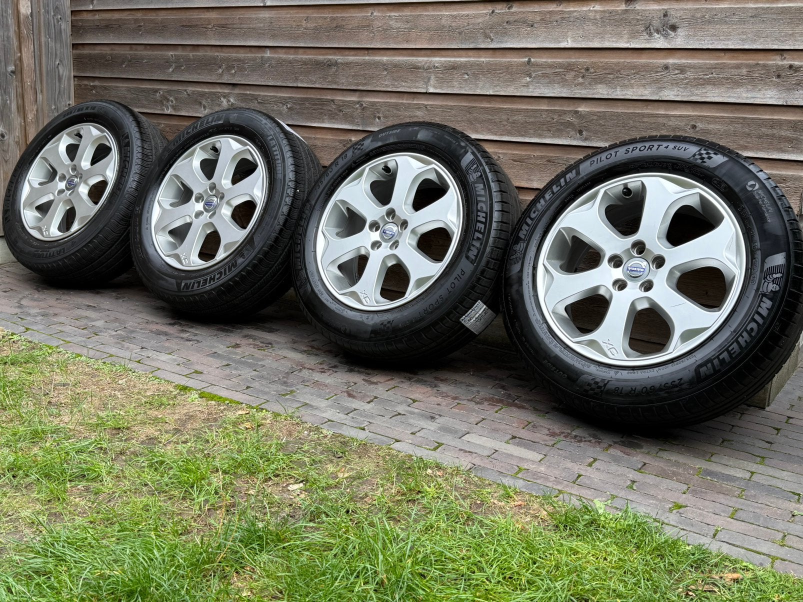 Orig Volvo XC60 Merac 18 inch velgen + Michelin zomerbanden, 18 inch, Gebruikt, Banden en Velgen, Ophalen of Verzenden