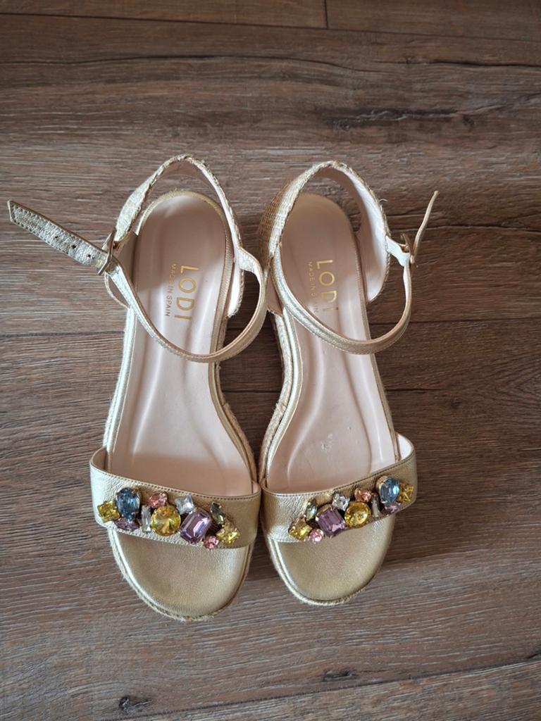 Sandalen Lodi, Ophalen of Verzenden, Zo goed als nieuw, Goud, Overige materialen