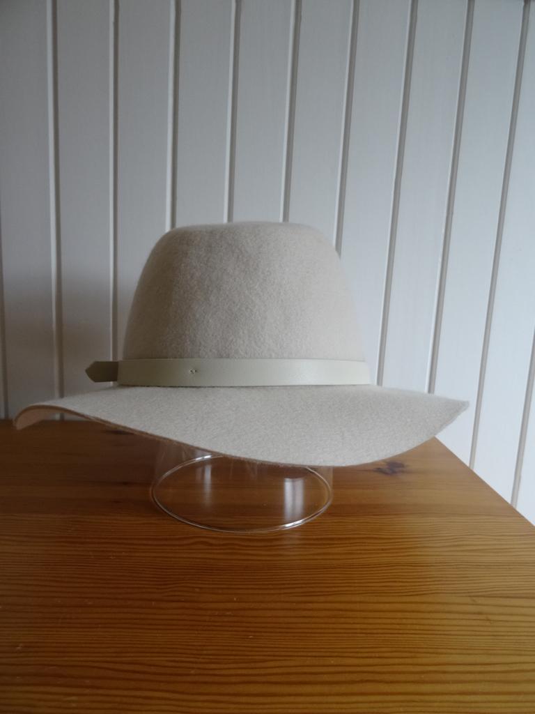 Esprit hoed beige, Kleding | Dames, Hoeden en Petten, Verzenden, Hoed, One size fits all, Zo goed als nieuw