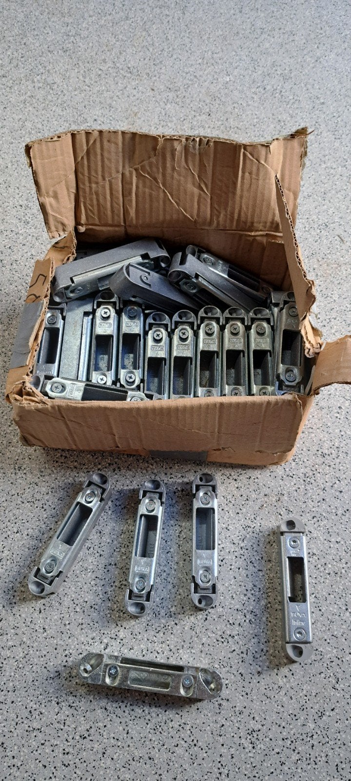 Sluitkom buva nieuw, Ophalen of Verzenden, Nieuw, IJzer, Schuif of Grendel