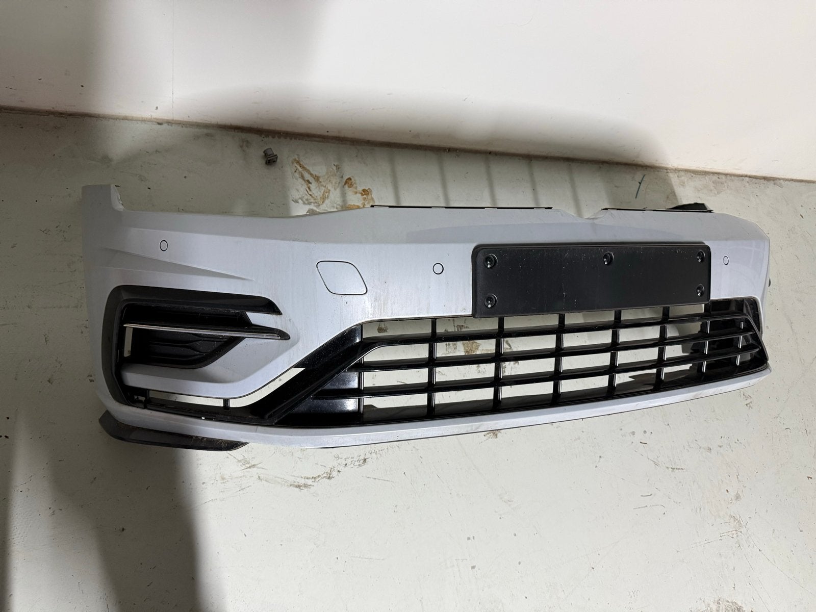 VW Golf 7.5 Facelift R-line bumper LB9Z COMPLEET MET ALLES, Auto-onderdelen, Gebruikt, Ophalen of Verzenden, Bumper, Volkswagen