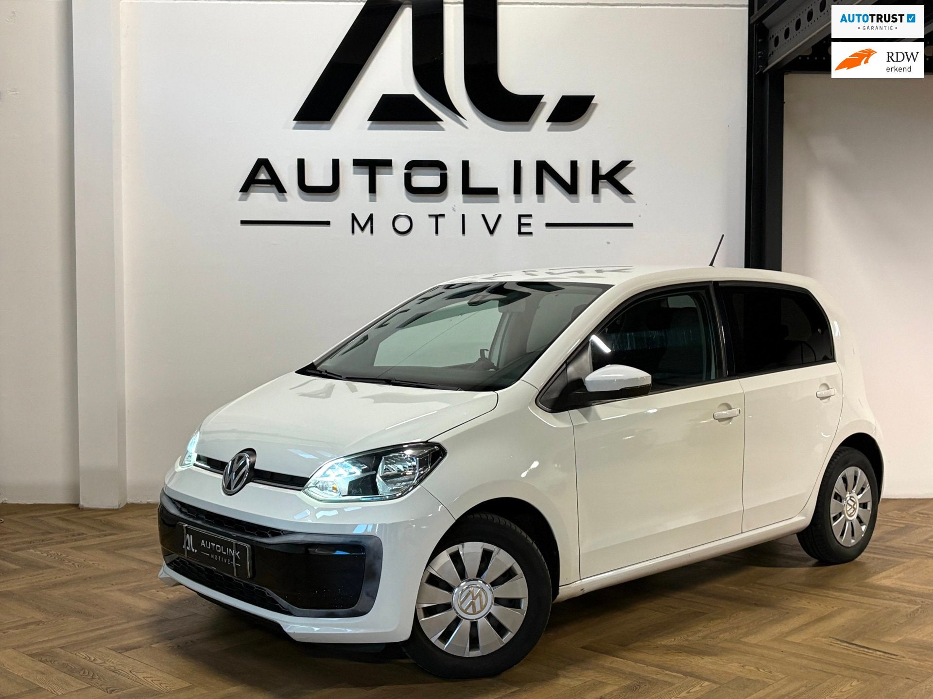 Volkswagen Up! 1.0 BMT MOVE NAP|AIRCO|BT|STARTSTOP|5DRS, Auto's, Voorwielaandrijving, Gebruikt, Wit, Origineel Nederlands