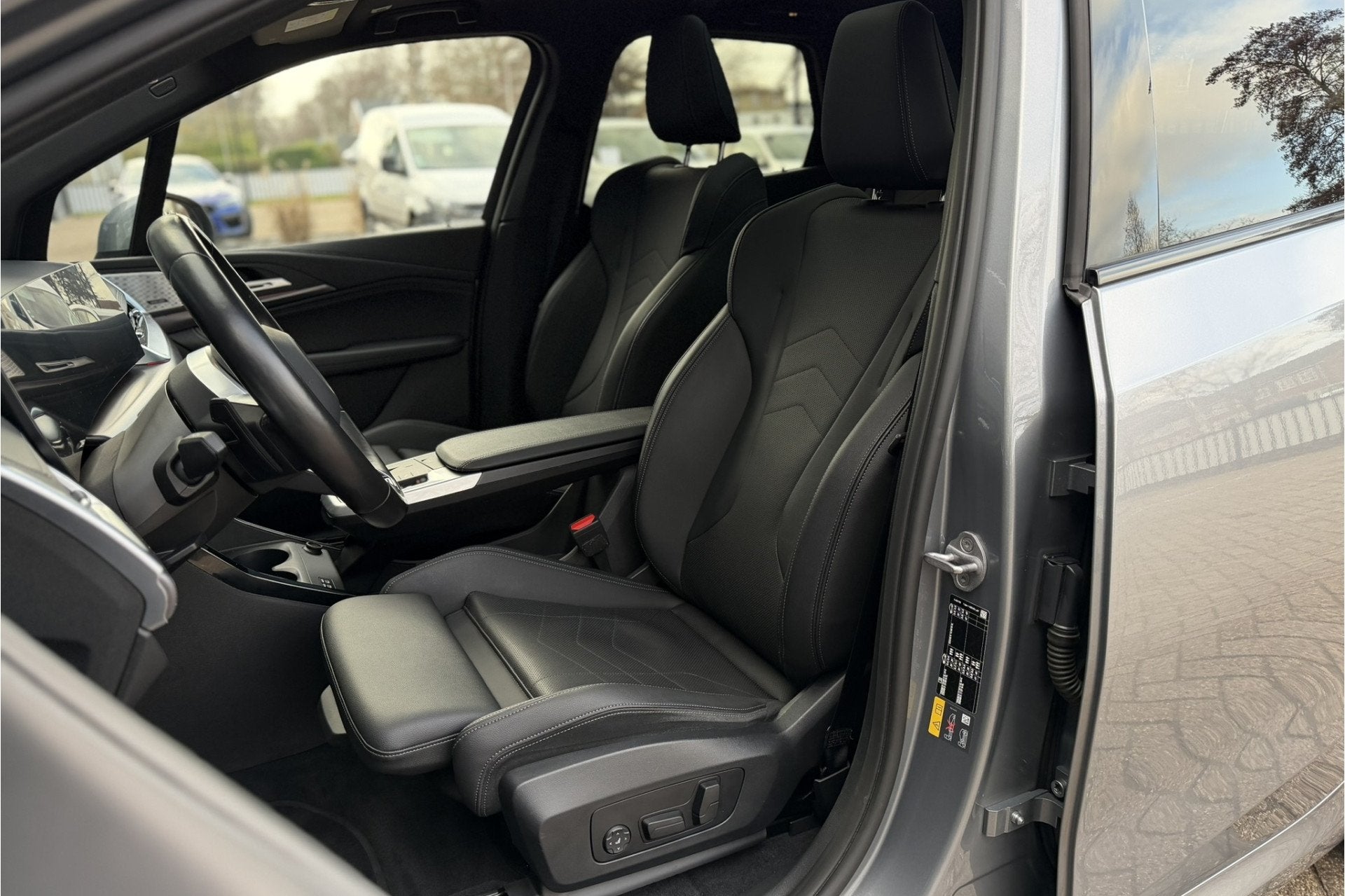 BMW 2 Serie 230e xDrive 326 PK M-Sport | Panodak | Head-up |, Auto's, Automaat, Automatische klimaatregeling, Gebruikt, Zwart