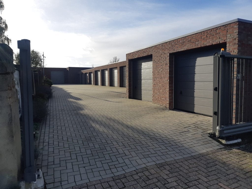 Te huur parkeerplaats afgesloten+beveiligd Landgraaf/N'hagen, Limburg