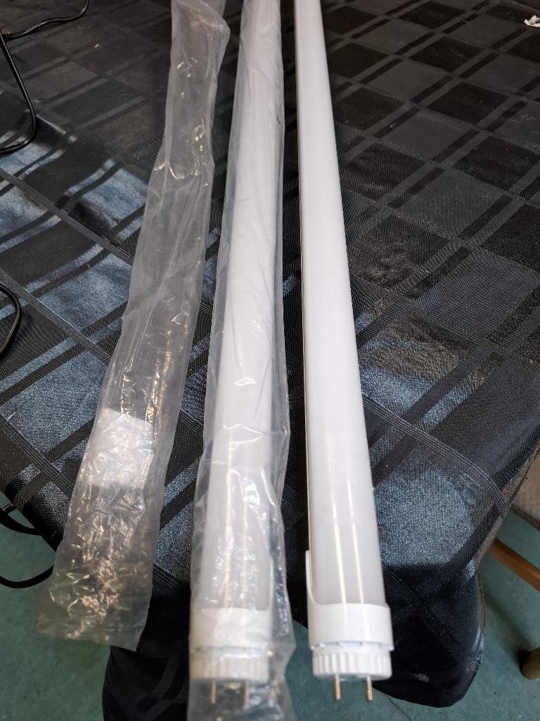 2 x led tl 150cm 25w 2700k nr 244, Led-lamp, Minder dan 30 watt, Soft of Flame, Nieuw