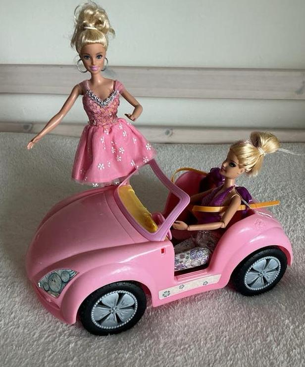Barbie poppen met roze cabriolet, Ophalen of Verzenden, Zo goed als nieuw, Barbie