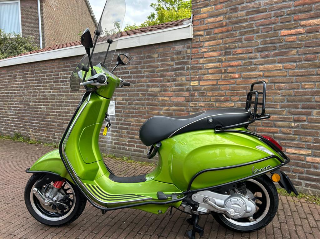 Vespa sprint 4 tackt voor de liefhebber 🤩45 km uitvoering, Ophalen of Verzenden, Zo goed als nieuw, Benzine, Vespa S