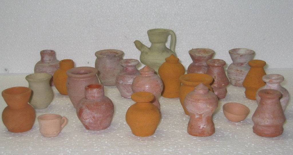 Lot van 22 oude vaasjes in terracotta  -  8044, Ophalen of Verzenden