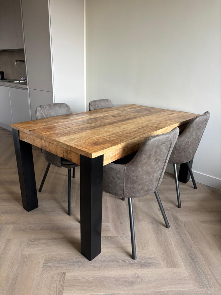 Eet stoelen suede modern 2, Huis en Inrichting, Stoelen, Ophalen, Bruin, Zo goed als nieuw, Stof