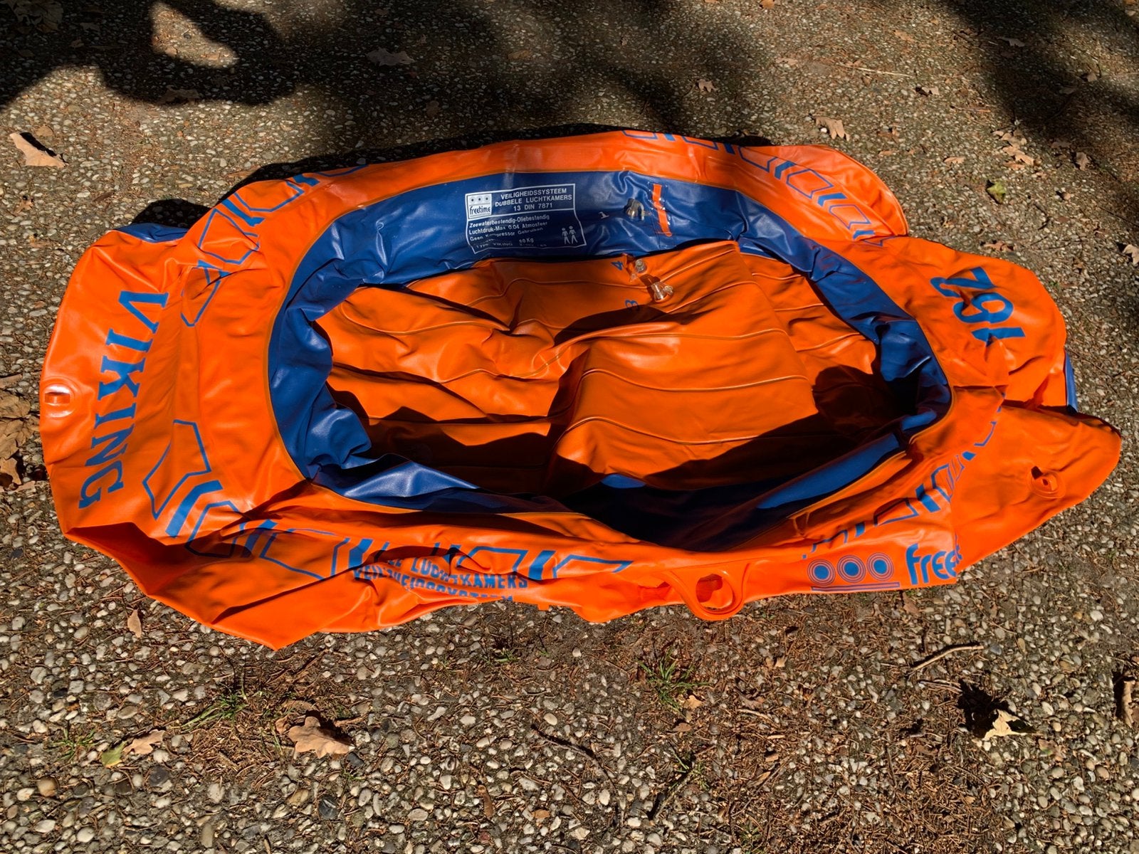 Opblaasbaar waterbedje /matras/ bootje- Kleurrijk design, Ophalen of Verzenden, Nieuw, 1-persoons