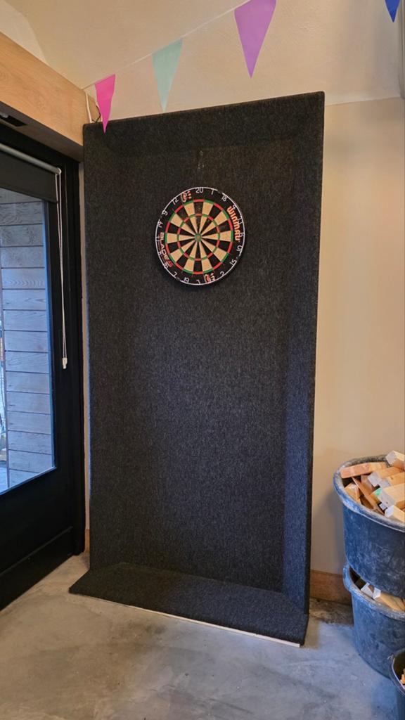 Dartbaan achterwand - combi voor surround + lichtring, Ophalen, Dartbord