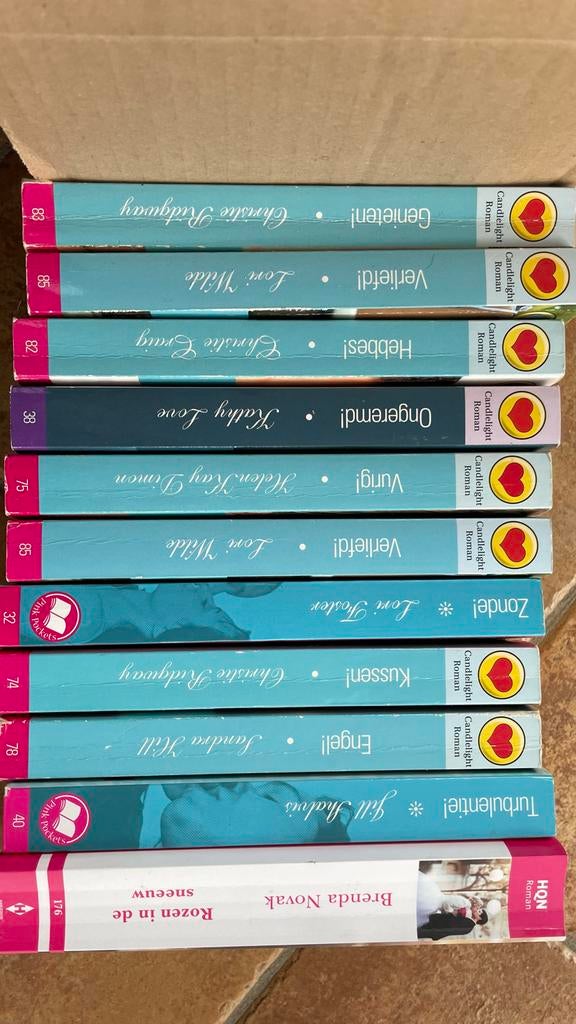 30 Romantische Boekjes - Harlequin, Candlelight e.a., Boeken, Ophalen of Verzenden, Gelezen, Nederland