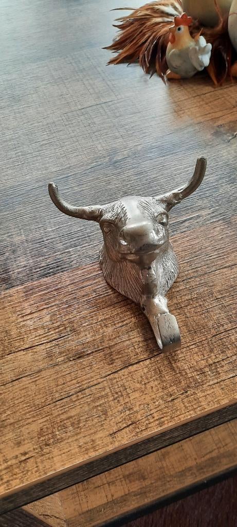 Zilveren stieren kop kun je iets aan ophangen afhalen, Verzamelen, Ophalen, Beeldje of Figuurtje