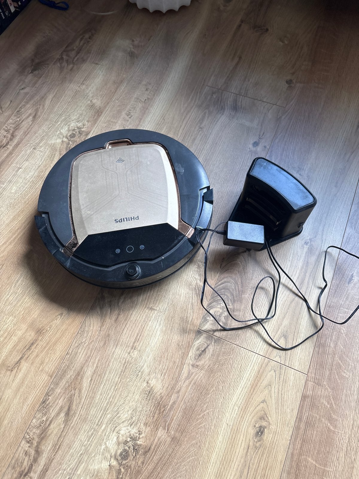 Philips Robot Stofzuiger met Dock en Oplader, Gebruikt, Philips, Robotstofzuiger, Oplaadstation