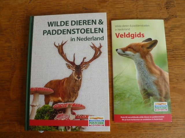 Boek: Wilde dieren & paddenstoelen in Ned. + veldgids. Nieuw, Boeken, Ophalen of Verzenden, Nieuw, Natuur algemeen