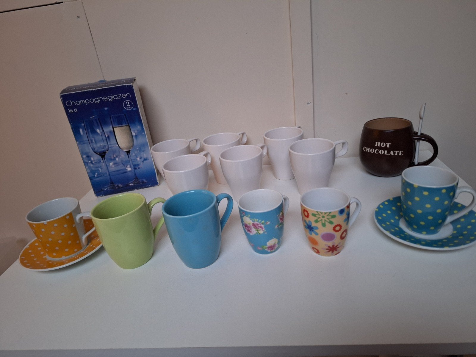 Mokken en glazen diverse, Ophalen of Verzenden, Zo goed als nieuw, Overige stijlen, Overige materialen
