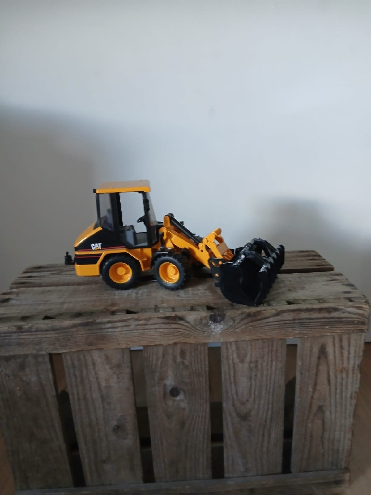 Bruder Cat Shovel - Speelgoed Graafmachine, Ophalen