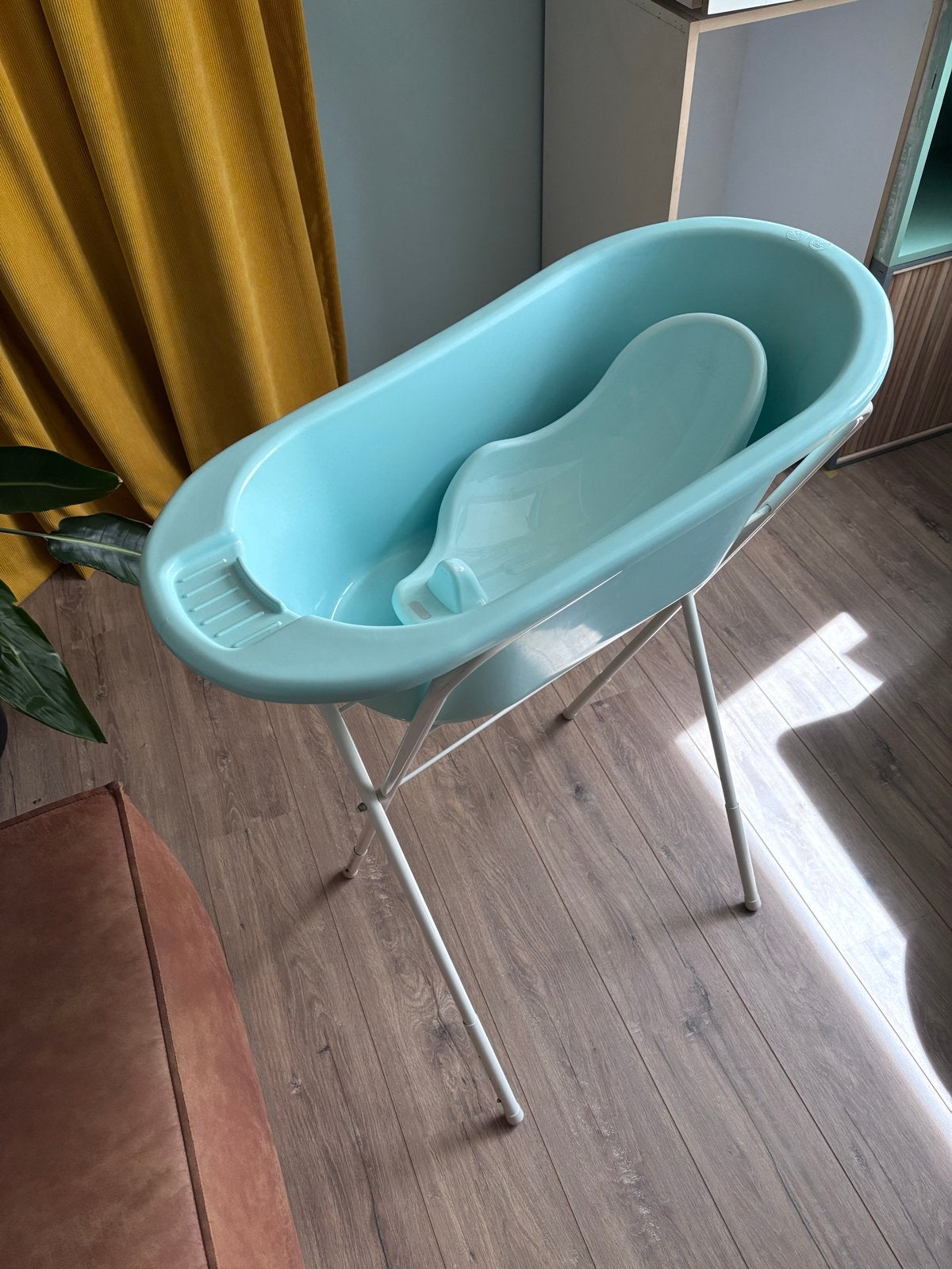 Blauwgroen Babybadje met Badstoel en Inklapbare Standaard, Gebruikt, Badje, Standaard, Ophalen