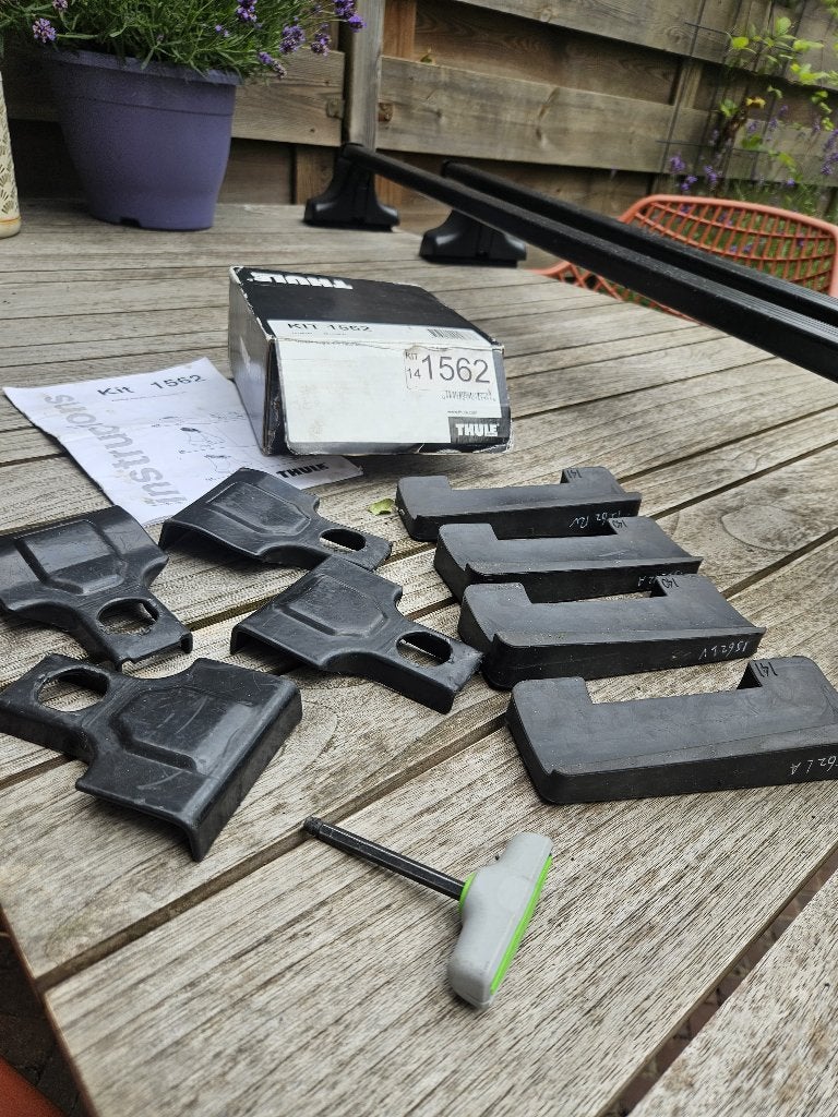 Thule Kit 1562 (Fit Kit voor Thule dakdragers), Ophalen of Verzenden, Gebruikt