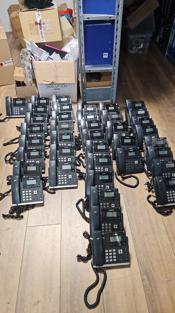 Yealink VoIP telefoons - Enkel als complete partij, Ophalen, Gebruikt, 4 handsets of meer