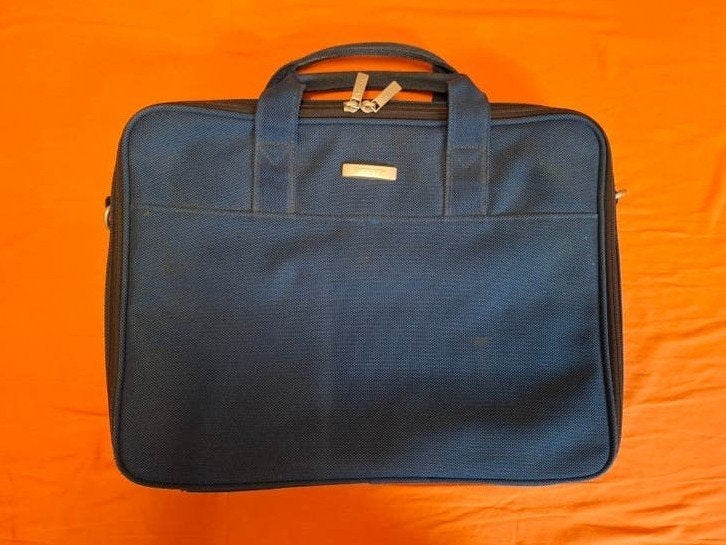 Stevige laptoptas met meerdere vakken, Computers en Software, Laptoptassen, Gebruikt, Aktetas, Ophalen of Verzenden, Gevoerd laptopvak