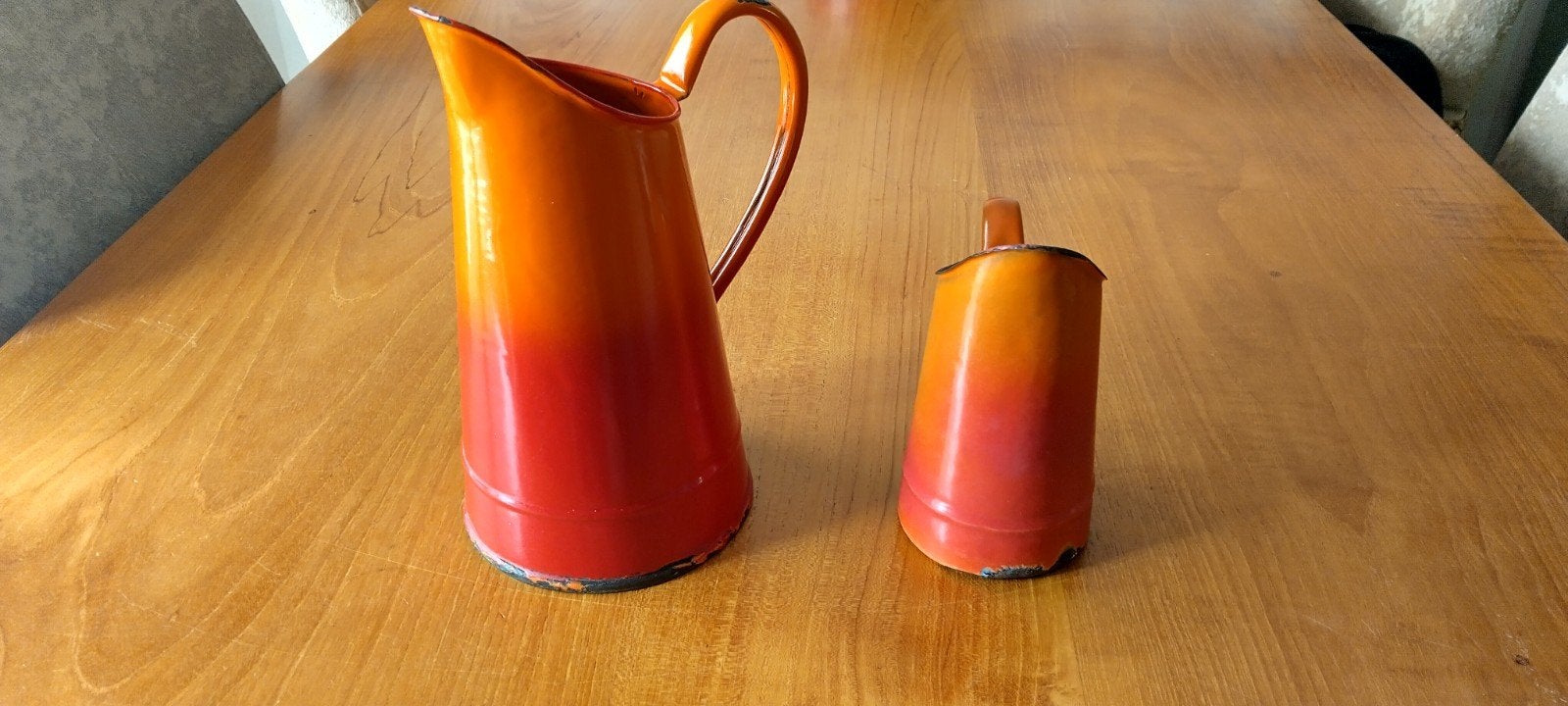 Twee schenkkannen, Antiek en Kunst, Antiek | Emaille, Ophalen of Verzenden