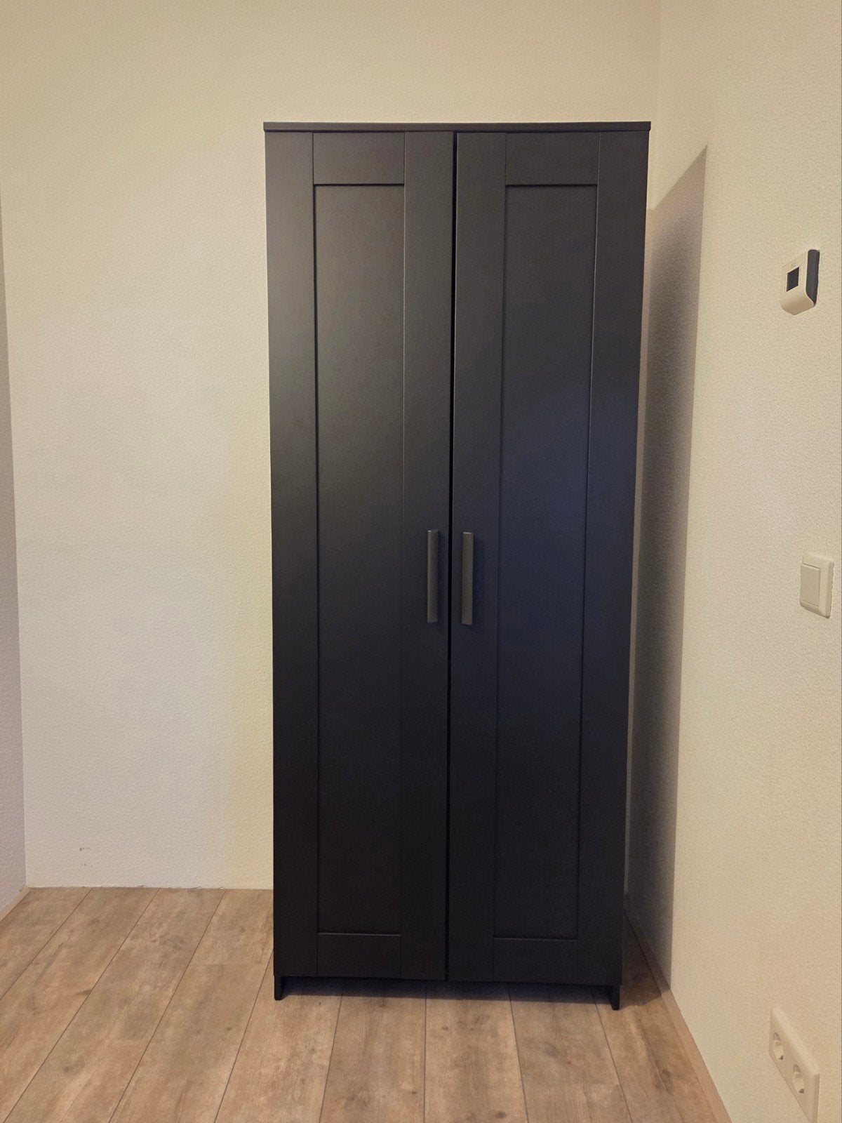 BRIMNES Kledingkast, zwart, 78x50x190 cm, Huis en Inrichting, Ophalen, Met deur(en), 50 tot 100 cm, Zo goed als nieuw