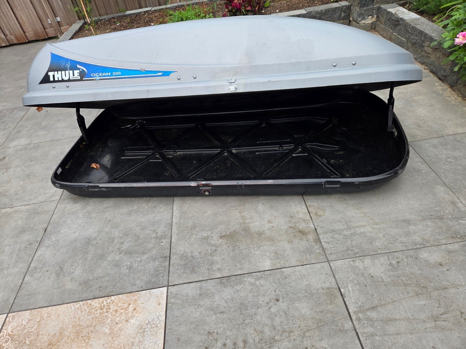 Thule Ocean 200 Dakkoffer - Slot defect, beugels missen, Auto diversen, Dakkoffers, Ophalen