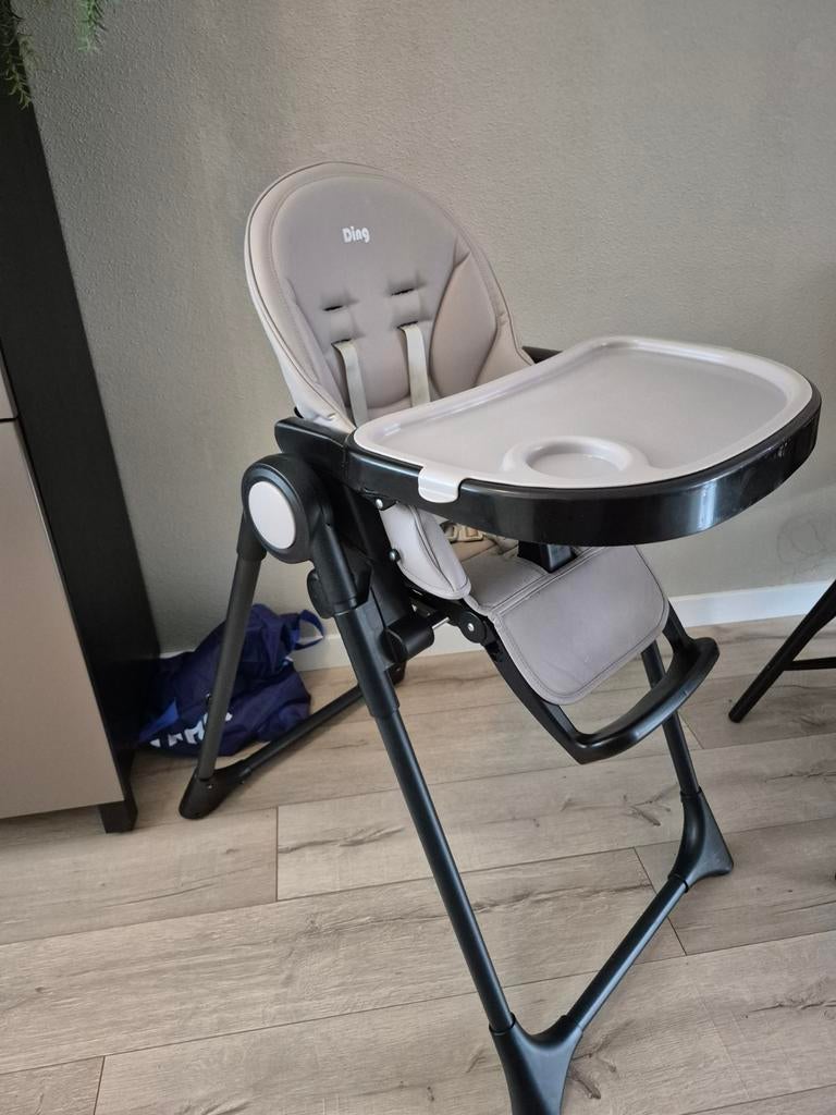 Ding kinderstoel met afneembaar eetblad en gordel, Kinderen en Baby's, Kinderstoelen, Ophalen, Zo goed als nieuw, Inklapstoel