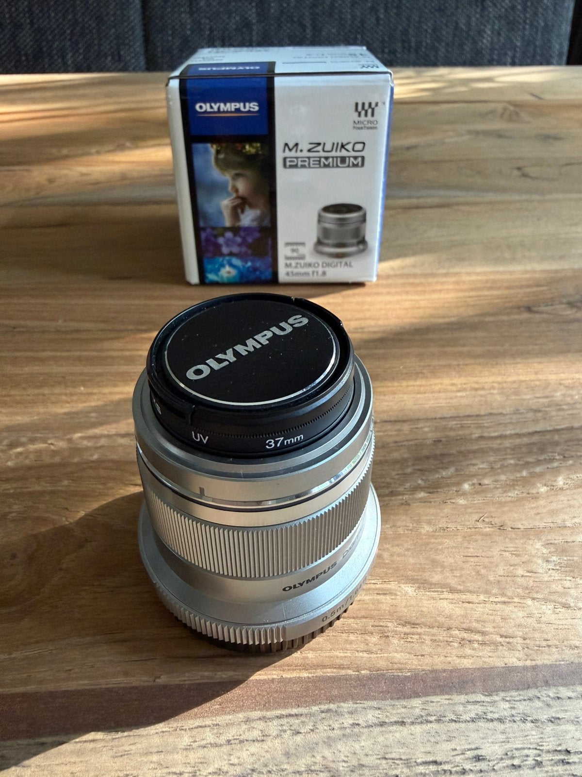 Olympus M.Zuiko Digital 45mm f/1.8 Zilver Nieuwstaat, Audio, Tv en Foto, Fotografie | Lenzen en Objectieven, Ophalen, Zo goed als nieuw