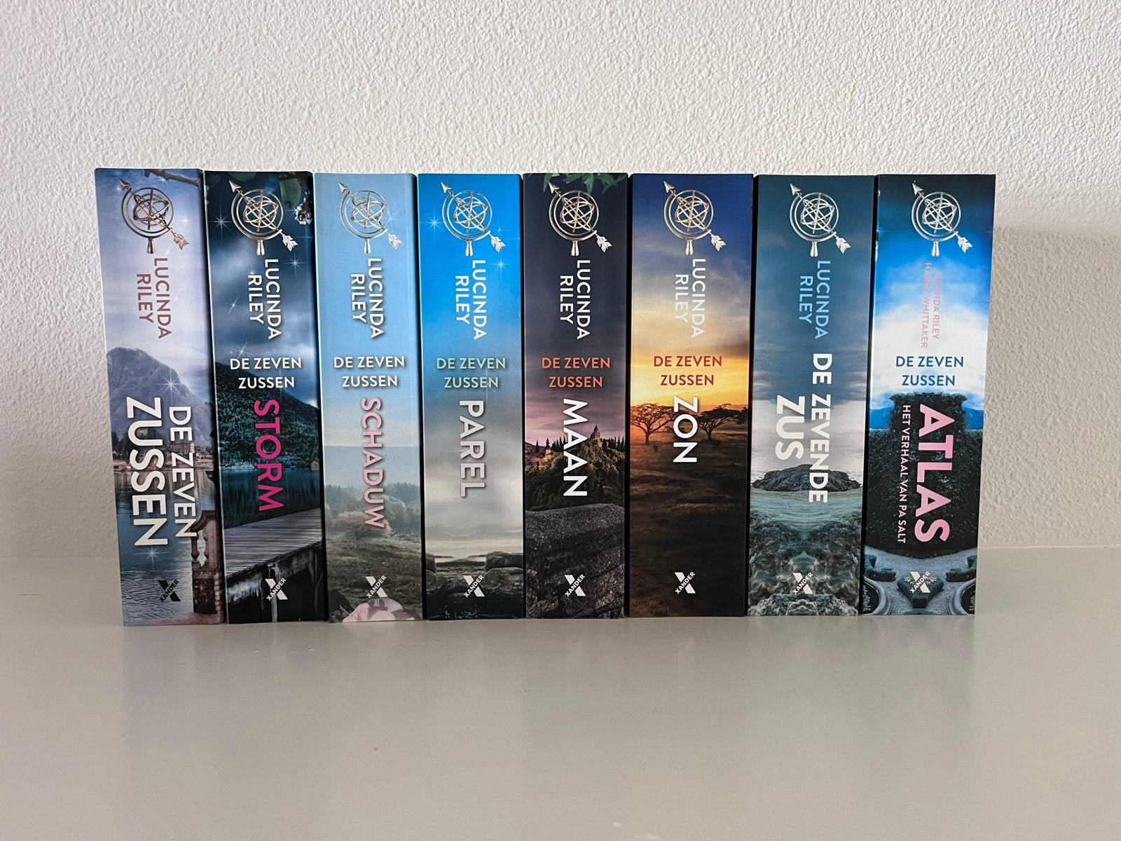 De Zeven Zussen serie - Lucinda Riley (8 boeken), Ophalen of Verzenden, Zo goed als nieuw, Nederland