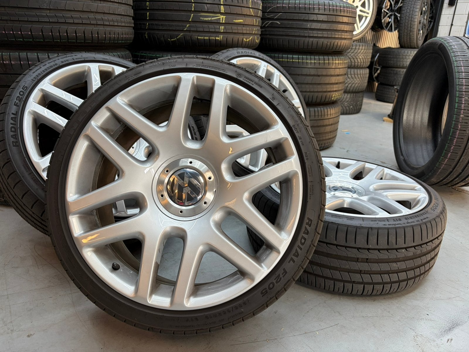 19 inch originele Volkswagen Helios zomerset Golf/Caddy, Auto-onderdelen, Banden en Velgen, 19 inch, Banden en Velgen, Nieuw, Ophalen of Verzenden