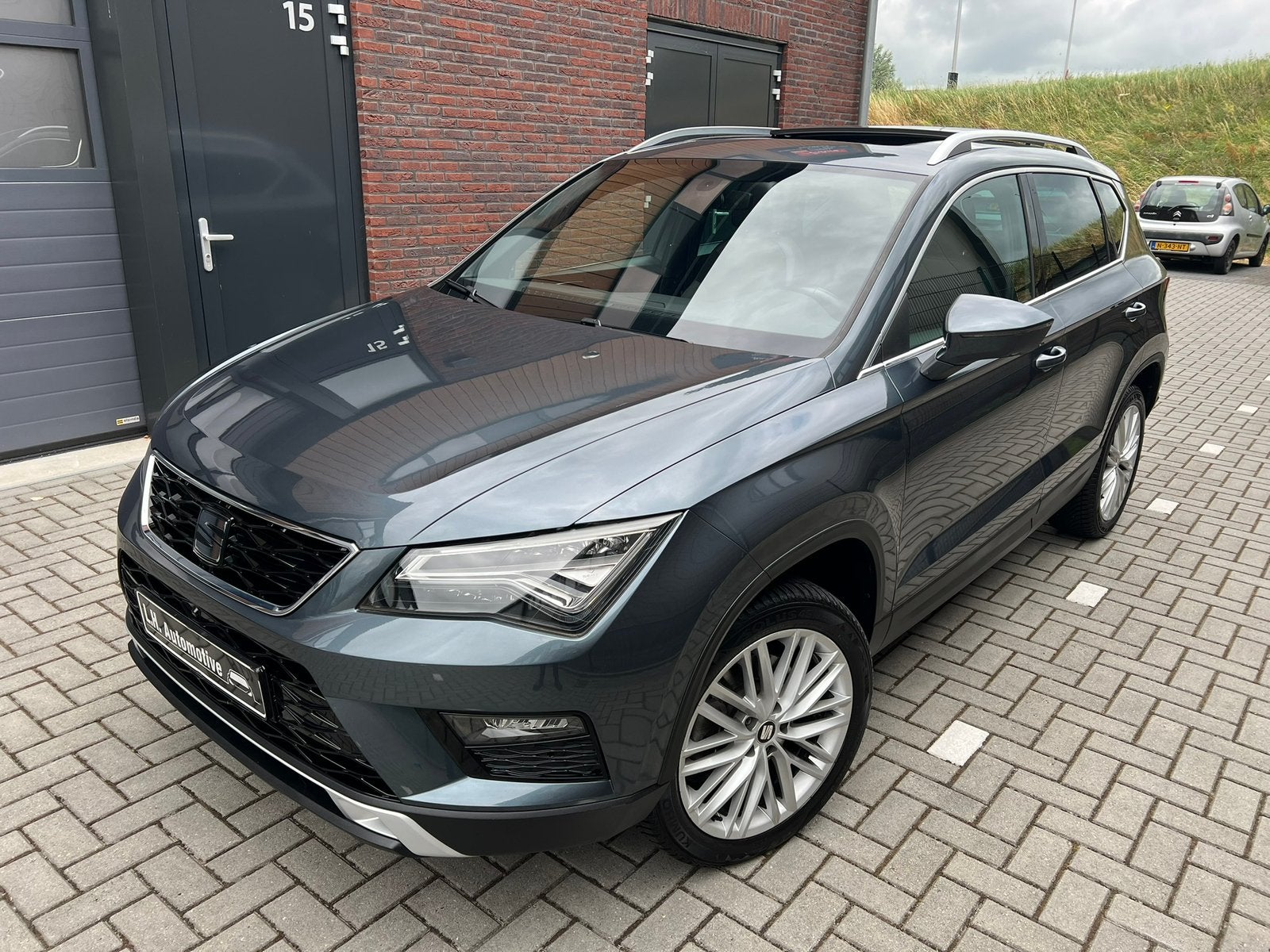 Seat Ateca 1.4 Xcellence | Automaat | Pano-Dak | Full Led |, Auto's, Stof, Zwart, 150 pk, Ateca