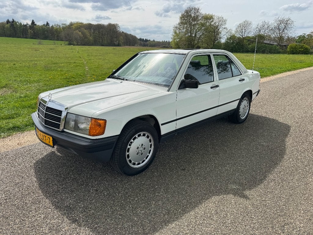 Mercedes 190E Automaat 1984 - APK 2028, schuifdak, Top!, Automaat, 4 cilinders, 190-Serie, Sedan