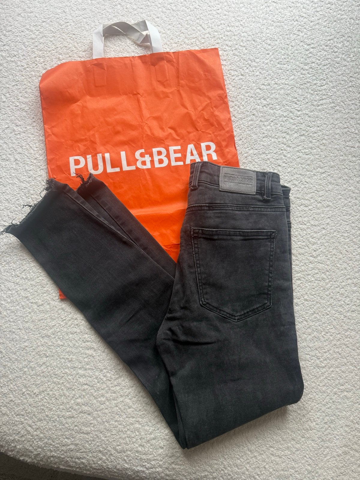 Pull & Bear Zwarte Ripped Stretch Jeans Maat 28, Ophalen of Verzenden, Zo goed als nieuw, Zwart, W28 - W29 (confectie 36)
