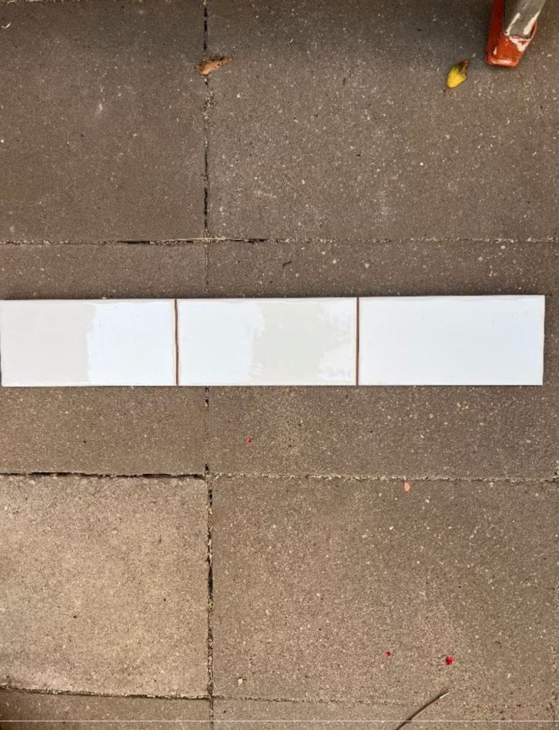 34 Witjes van 45 x 7,5 cm, 40 tot 60 cm, Nieuw, Minder dan 5 m², Wandtegels