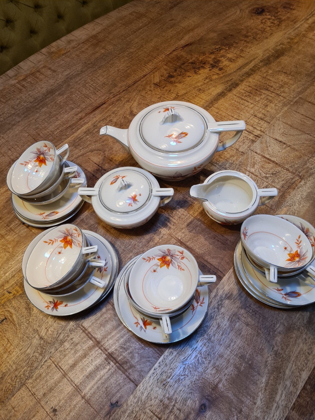 Art Deco thee servies compleet met 12 kop en schotels., Ophalen