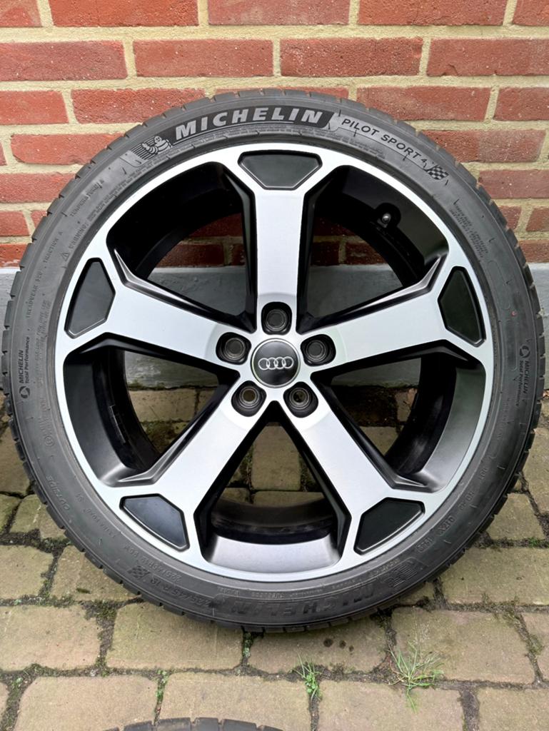 Audi SQ2 Velgen 19 Inch Origineel met Michelin Zomerbanden, Auto-onderdelen, Banden en Velgen, Banden en Velgen, Ophalen, 19 inch
