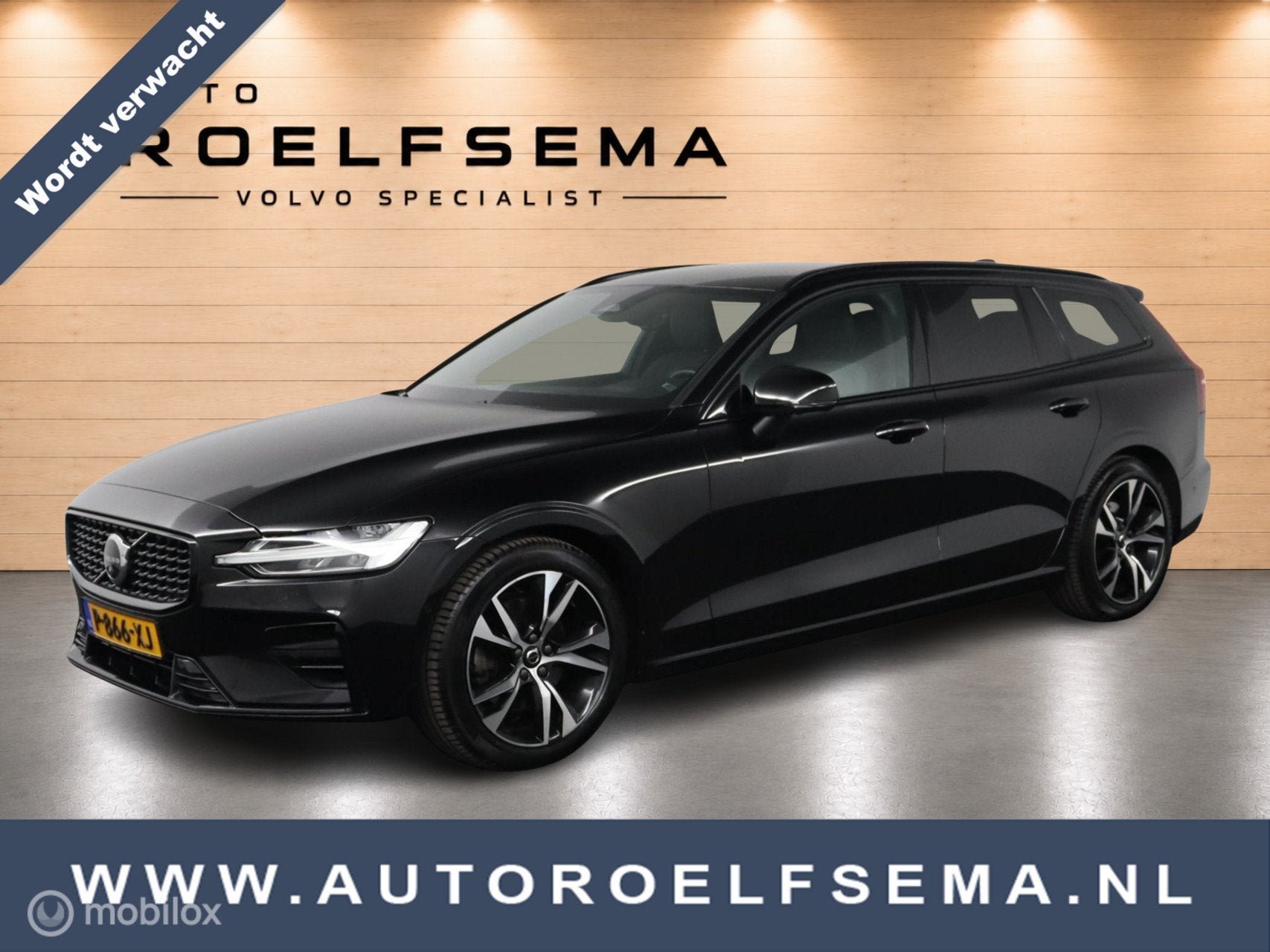 Volvo V60 2.0 B4 Plus Dark | Adaptive Cruise | BLISS | 360 C, 4 cilinders, 1969 cc, 1634 kg, Zwart