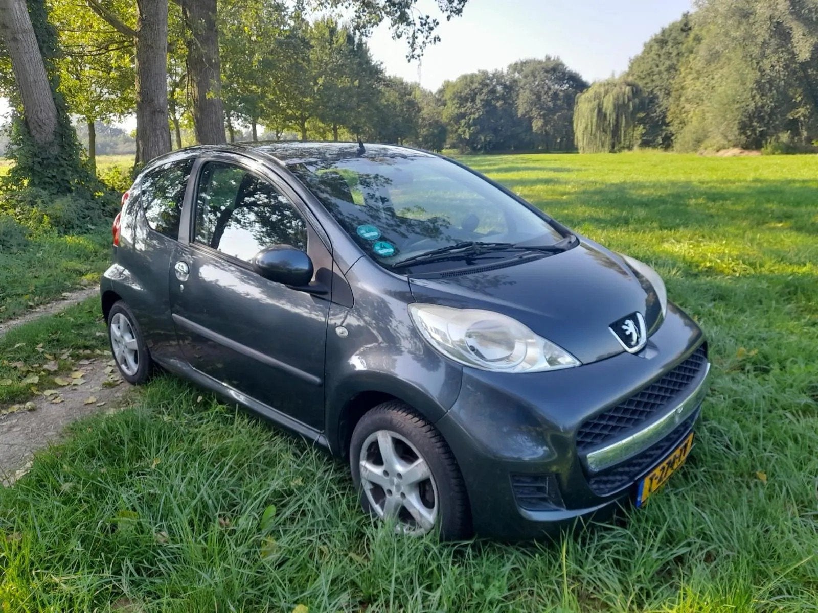Peugeot 107 1.0-12V XR met ijskoude airco, Voorwielaandrijving, Stof, Gebruikt, Zwart