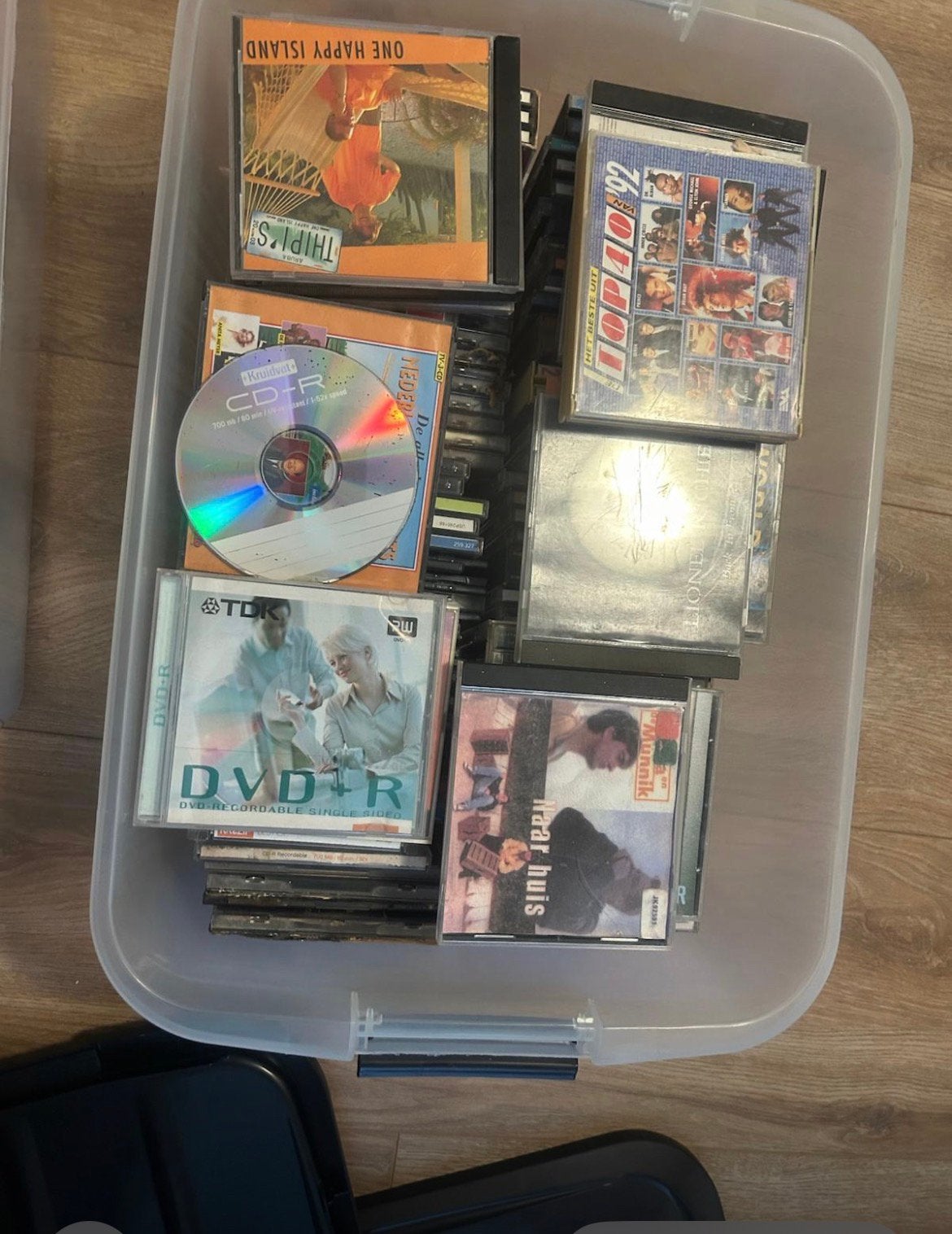 2 dozen met cd,s, Ophalen, Zo goed als nieuw