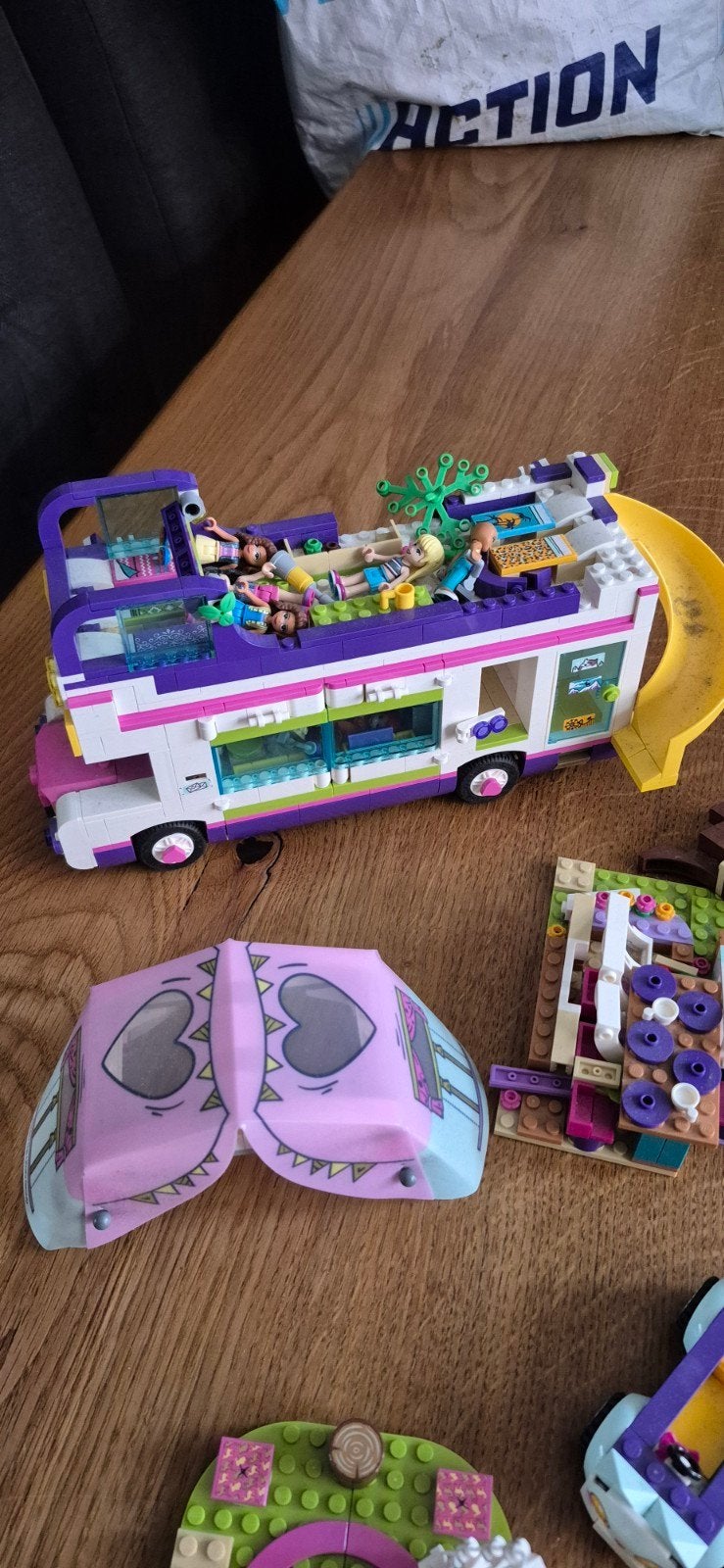 Grote partij LEGO Friends met camper en huizen, Ophalen of Verzenden, Zo goed als nieuw