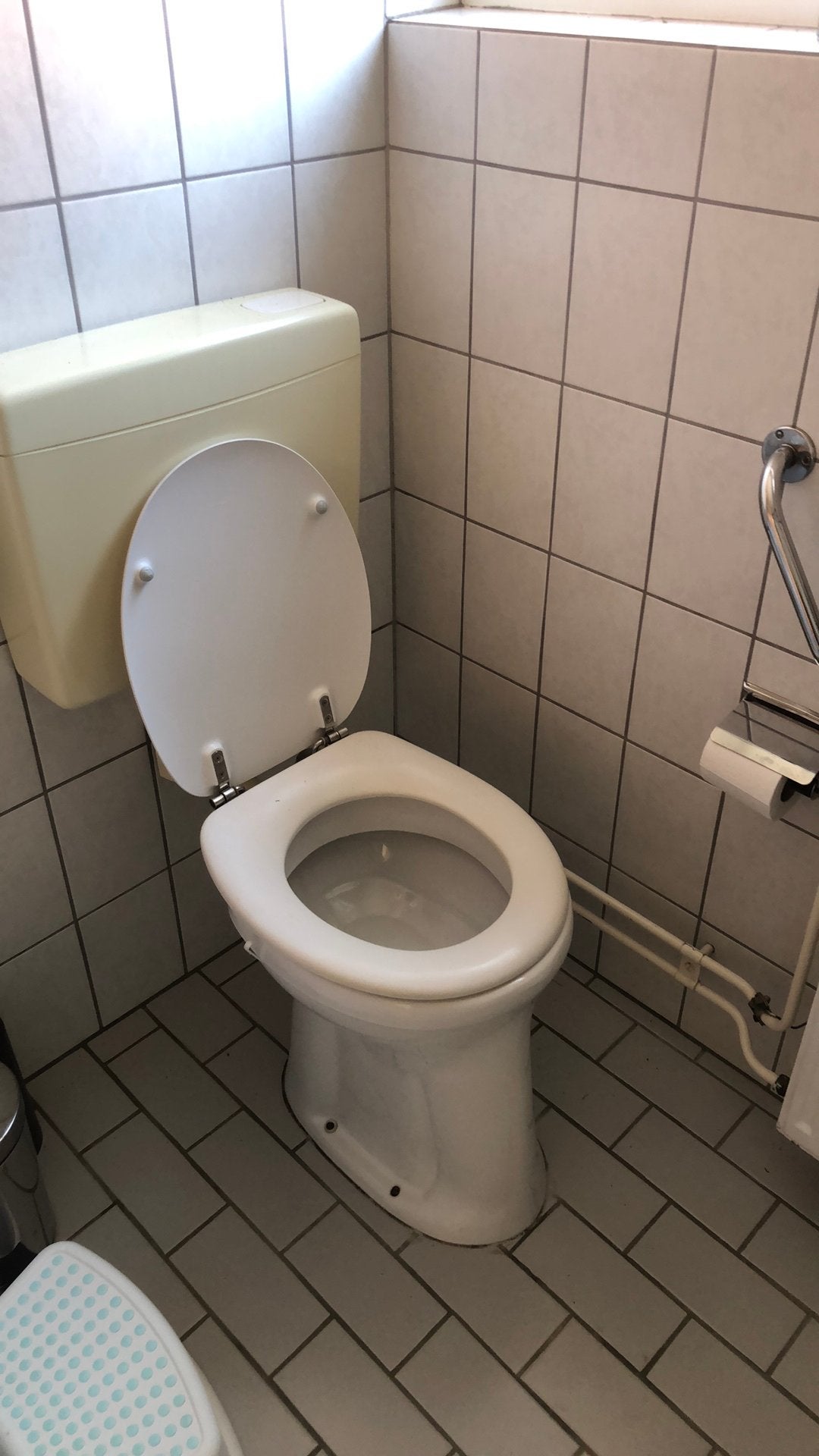 WC met stortbak, Ophalen, Zo goed als nieuw