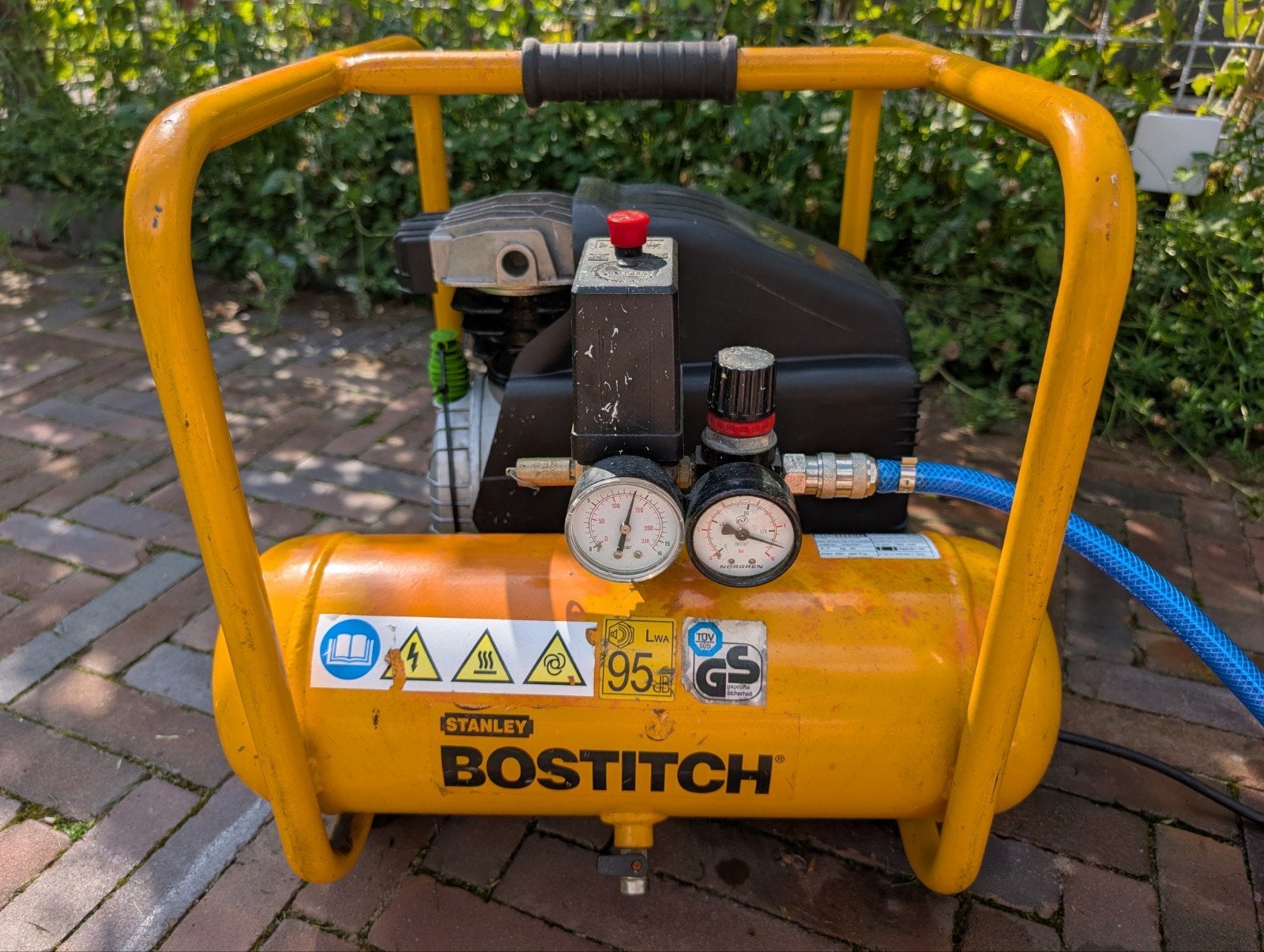 Bostitch compressor - 10 bar, 6 liter, 200 l/min, Gebruikt, 10 bar of meer, Ophalen of Verzenden, Minder dan 200 liter/min