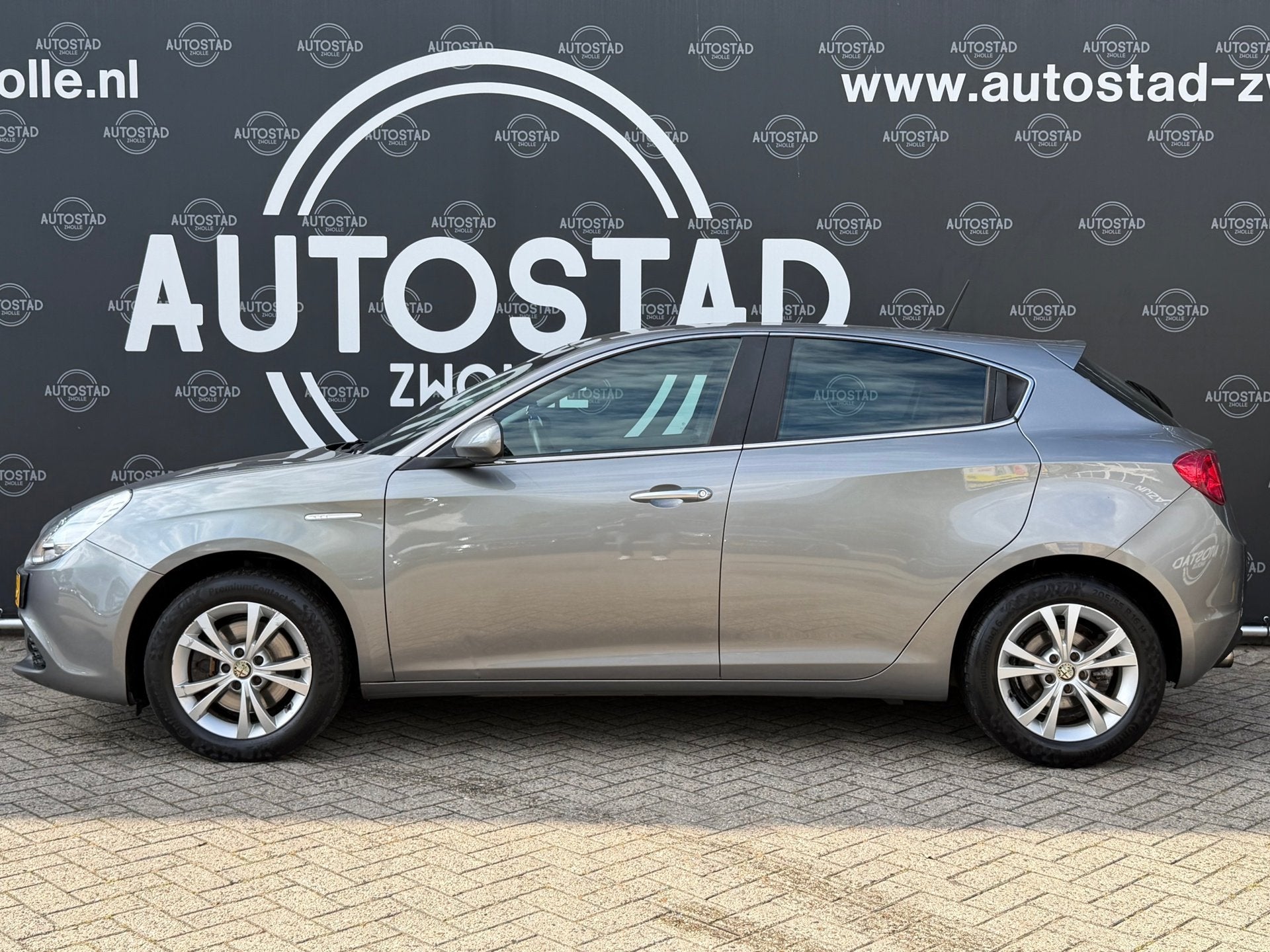 Alfa Romeo Giulietta 1.4 T Distinctive Automaat / NL-Auto /, Euro 5, 1280 kg, 4 cilinders, 500 kg
