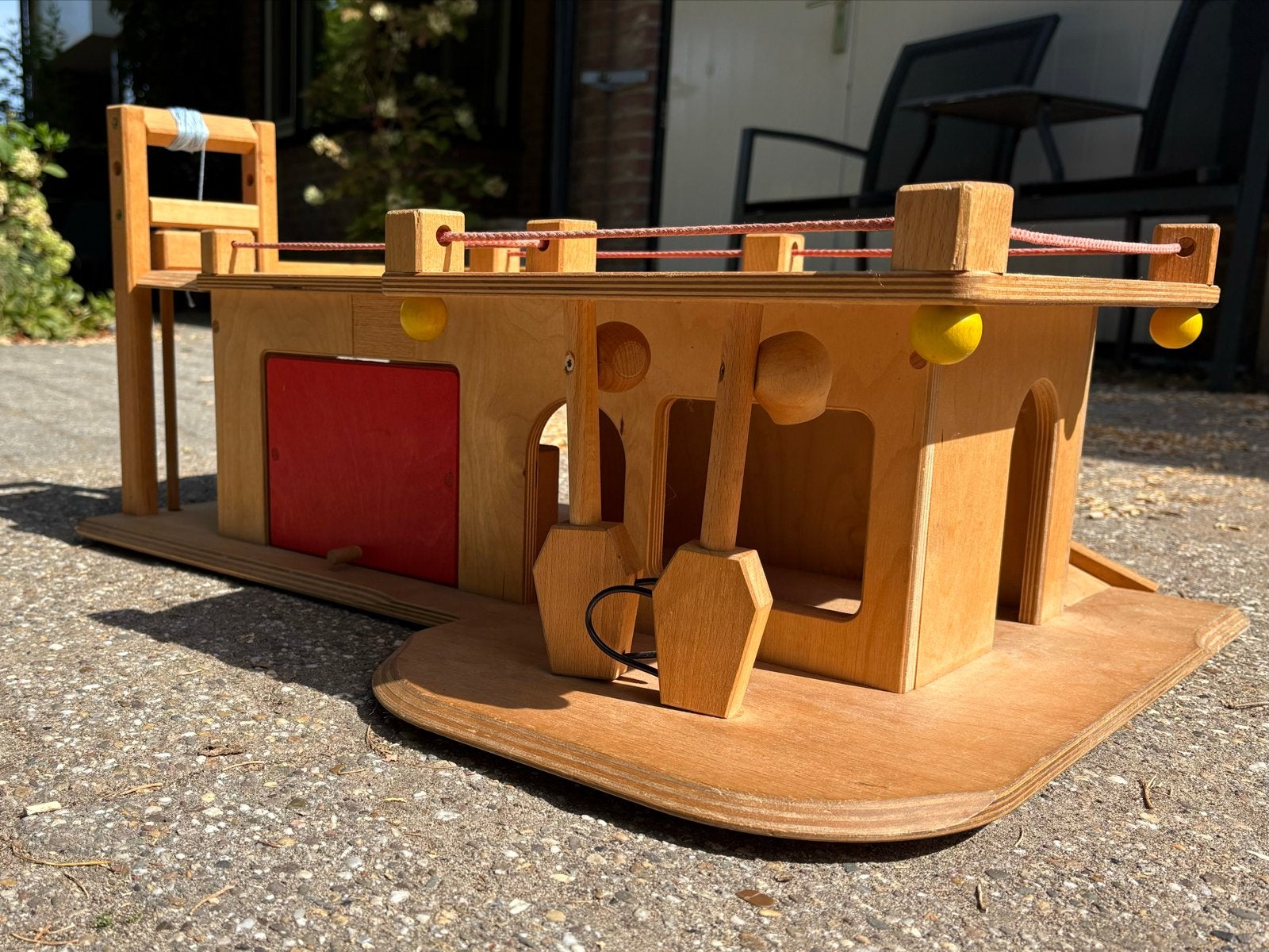 Houten speelgoedgarage, Kinderen en Baby's, Speelgoed | Houten speelgoed, Ophalen, Gebruikt, Overige typen