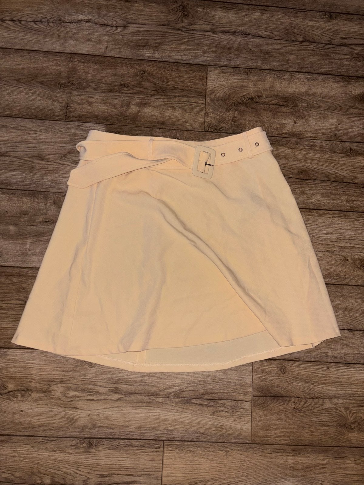 NA-KD Gele Minirok met Riem - Maat 42, Kleding | Dames, Geel, Maat 42/44 (L), Ophalen of Verzenden, Zo goed als nieuw