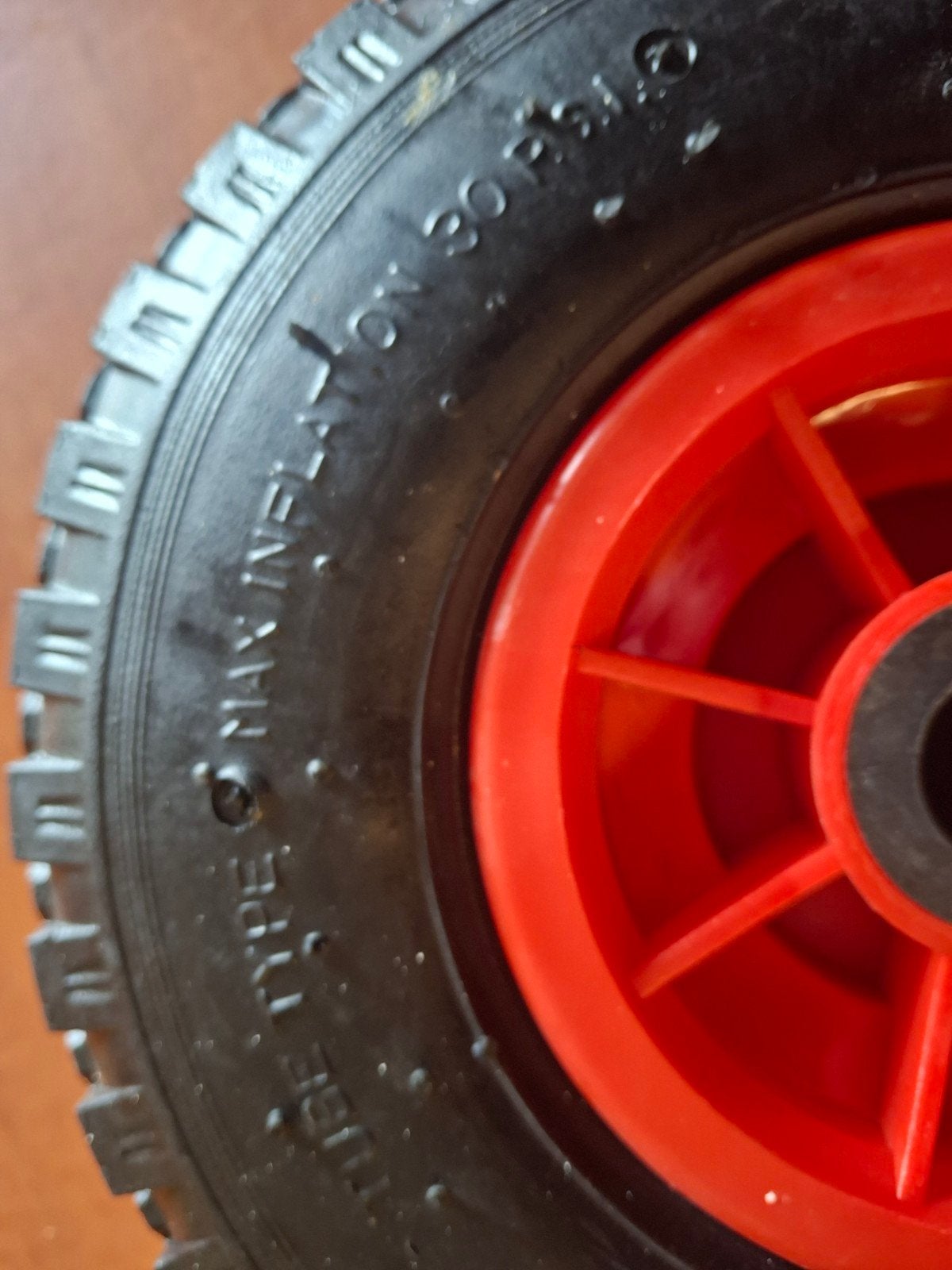 20 Luchtbandwielen3.00-4 (260x85) met rode velg, Ophalen, Nieuw