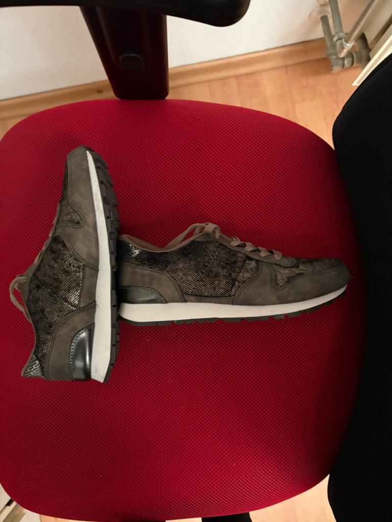 Mooie dames sneakers maat 38, Bruin, Ophalen of Verzenden, Sneakers of Gympen, Zo goed als nieuw